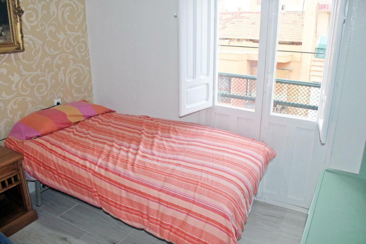 Habitacion Con Terraza En Alicante Exterior photo
